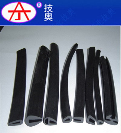 Flame-retardant sealing bar